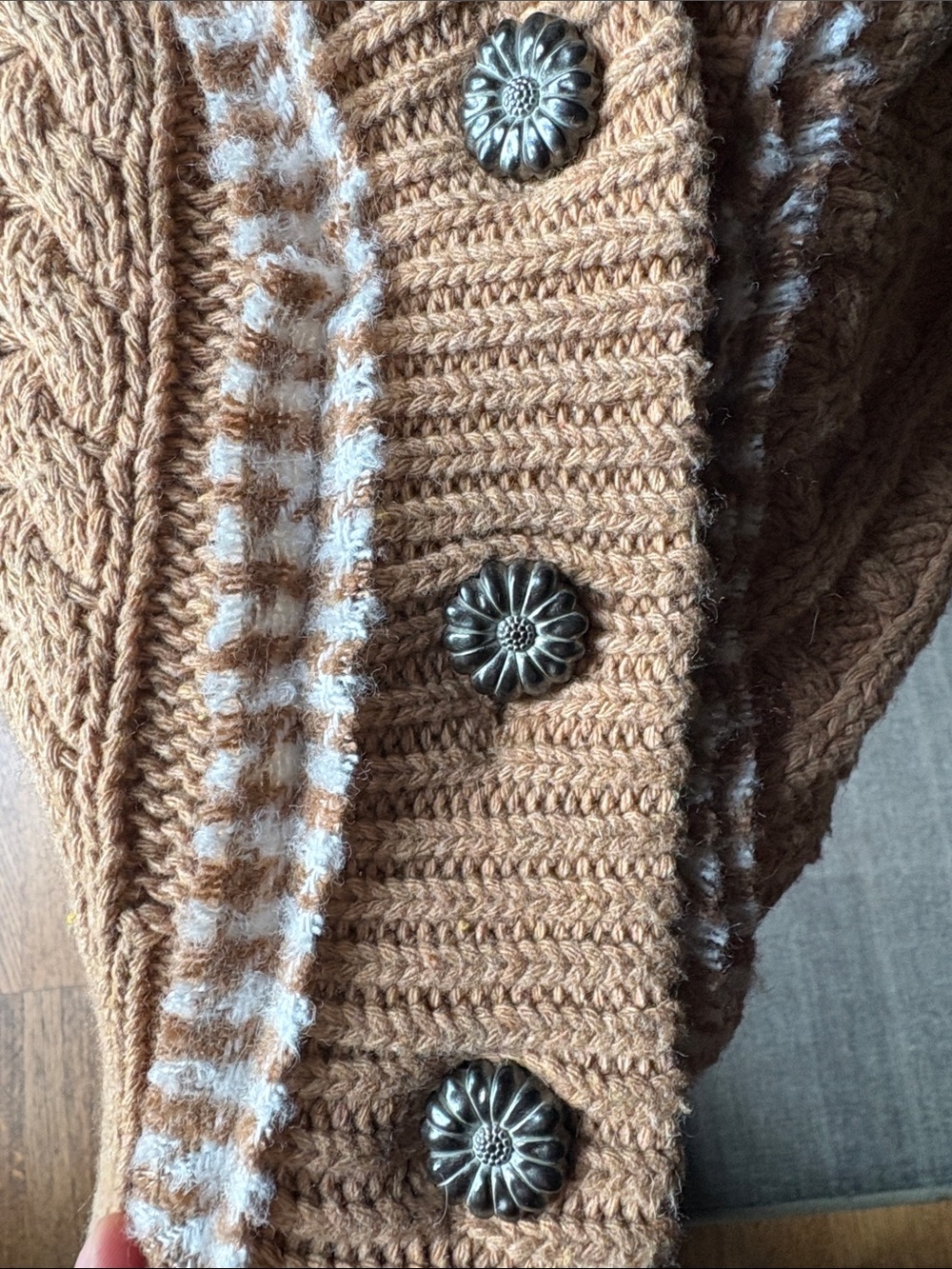POL Camel Cable Knit Cardigan with Cream Accents - Picture 4 of 8